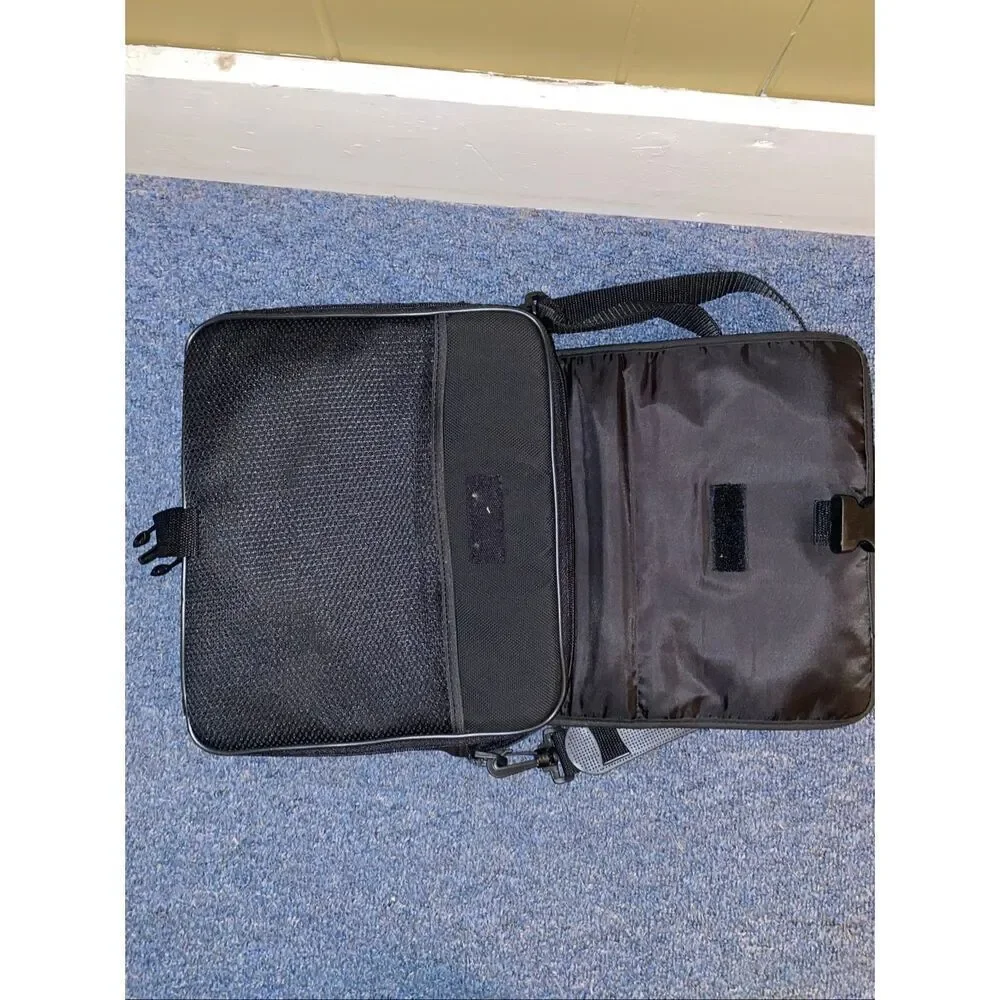 Icon crossbody medium messenger bag 12x11 black and blue